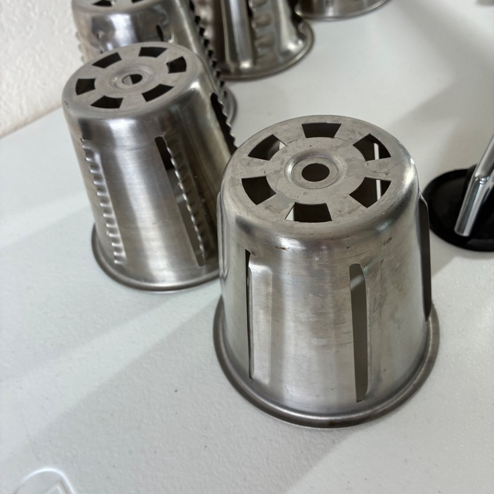 Vintage Saladmaster Food Processor Shredder With 5 Cones & Guard , Pre-owned - Picture 11 of 13